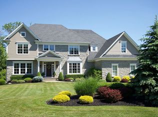 46 Birdsong Pkwy, Orchard Park, NY 14127