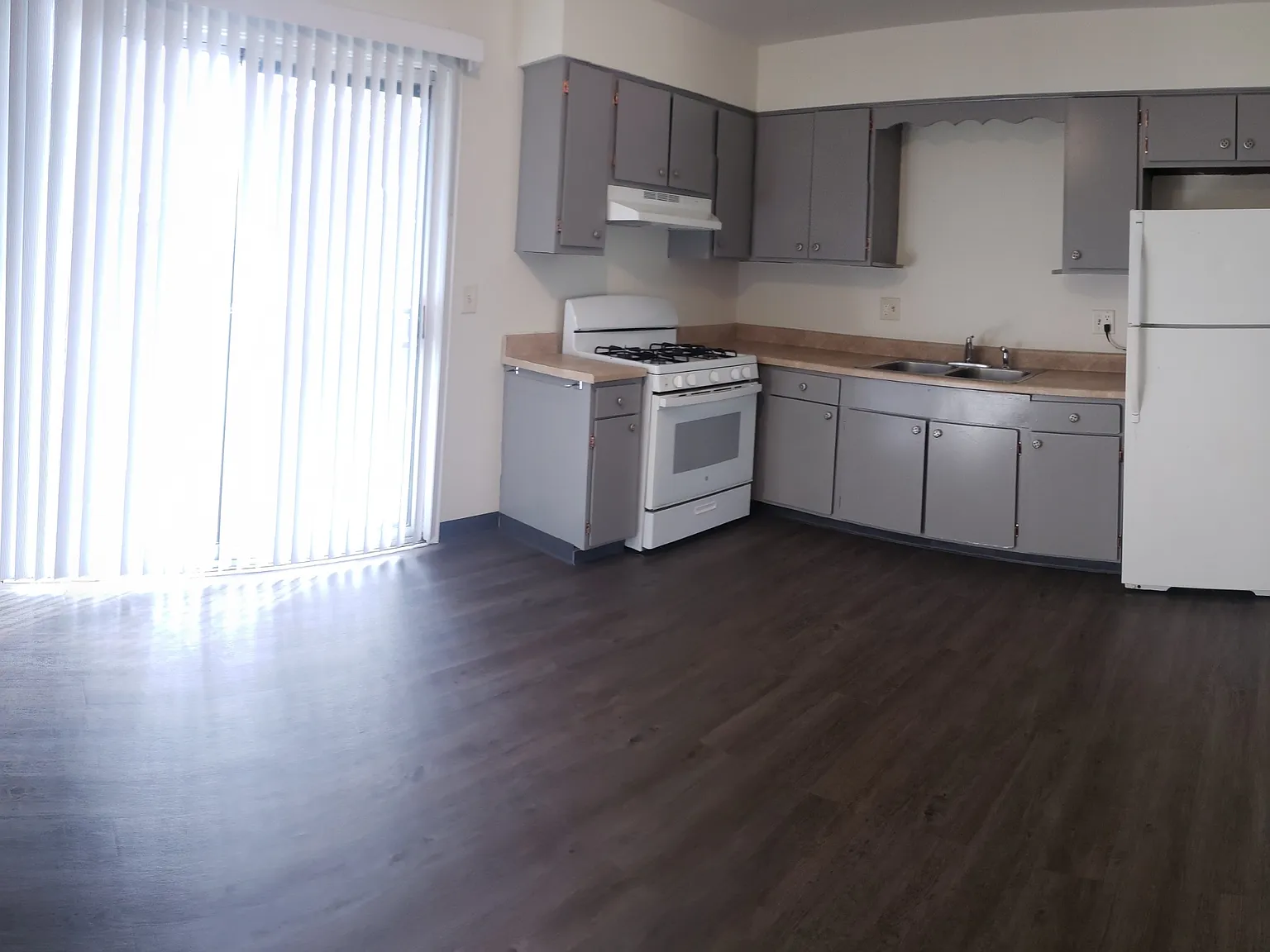 1572 Mark Ave — Photo 3