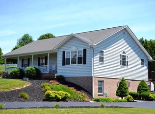 560 S Petunia Rd, Wytheville, VA 24382
