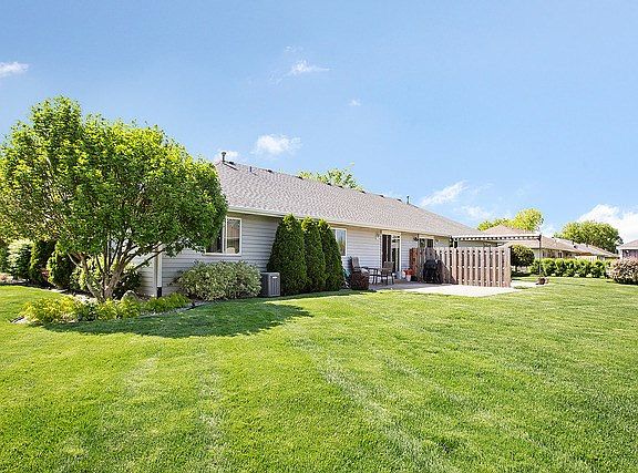 Spacious corner lot affords plenty of space between neighbors, yet is small enough to be manageable!