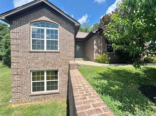 7008 Rainelle Dr, Lanesville, IN 47136