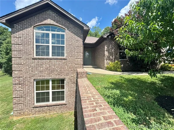 7008 Rainelle Drive, Lanesville, IN 47136