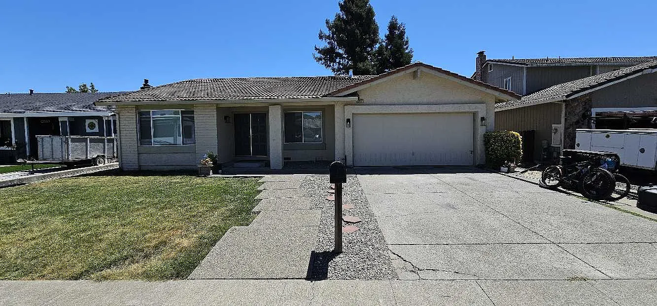 4 bed, 1900 sqft, $3,950 — Photo 1