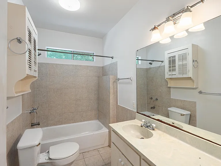 4616 E Cesar Chavez St — Photo 20