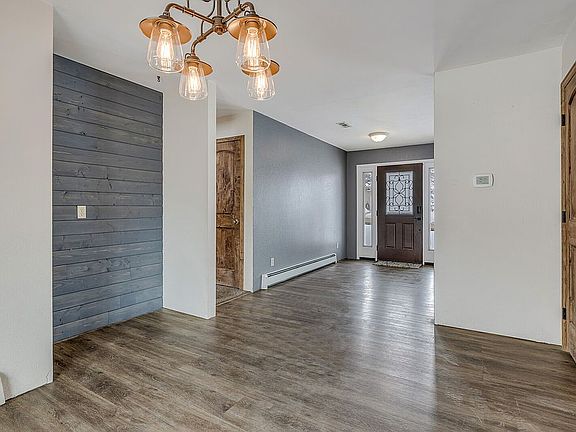 5th image of 156 Gleneagle Cir