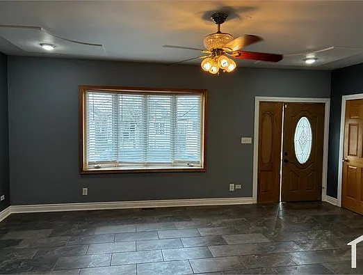 5309 W 30th Pl — Photo 2