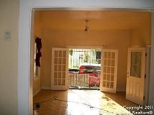 4th image of 515 N Sabinas St