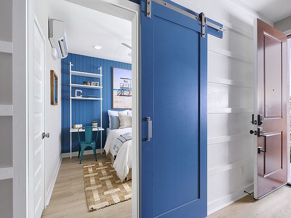 Bedroom 3 Entry