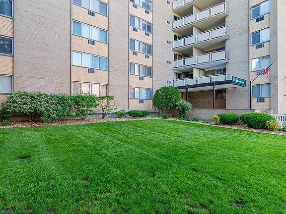 5th image of 1025 Hancock St Unit 7F