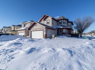 16454 61a St NW, Edmonton, AB T5Y 3N2