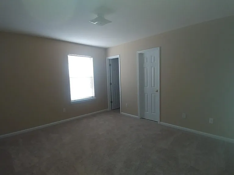 1106 Southern Mill Ct — Photo 8