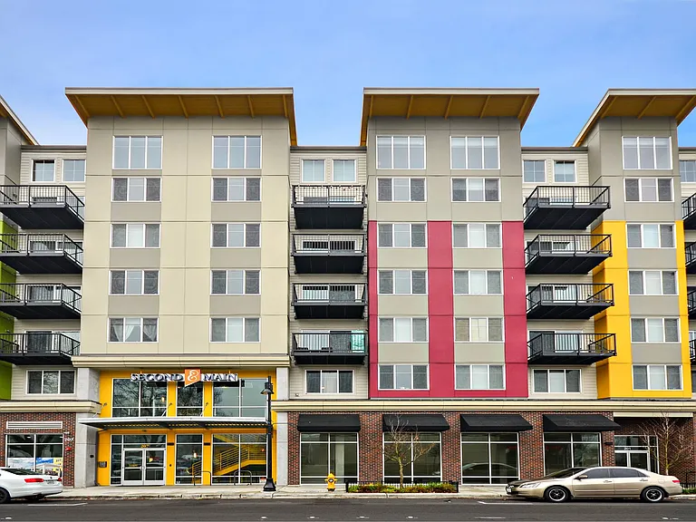 Second and Main — Photo 11