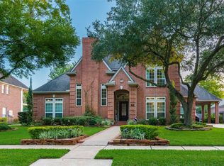 2911 W Autumn Run Cir, Sugar Land, TX 77479