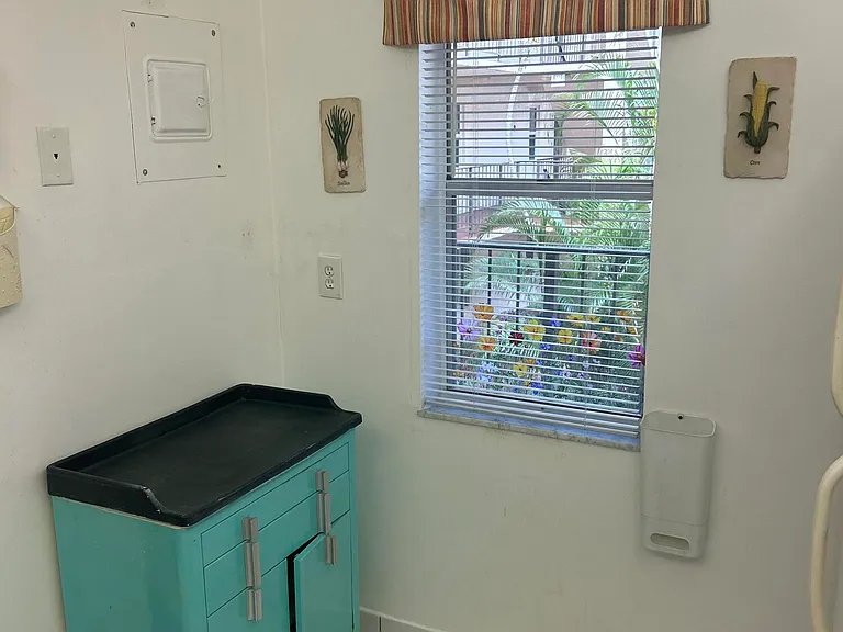 2801 Somerset Dr #201 — Photo 12