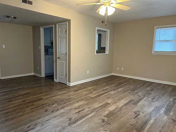 4th image of 5310 Horry Dr #4