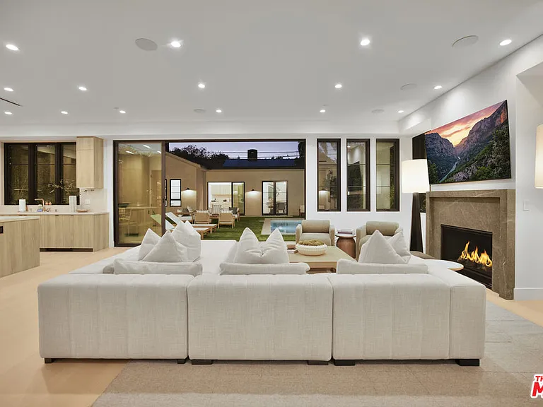4433 Kraft Ave — Photo 7