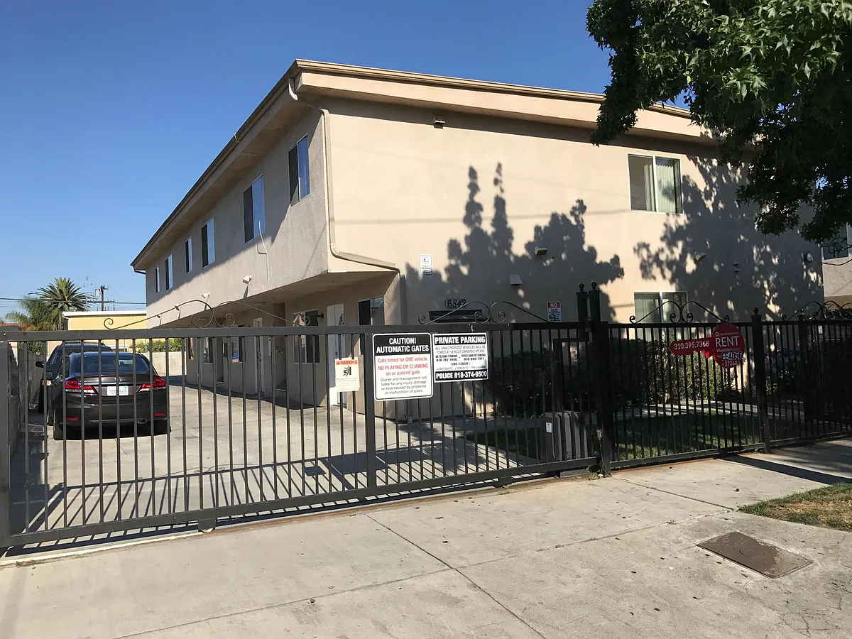 Building Photo - 6842 Agnes Ave #1