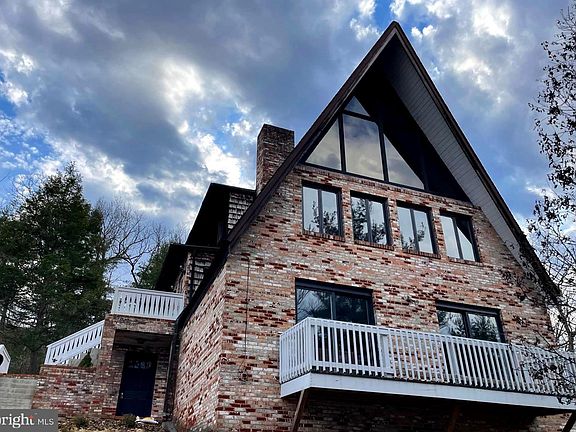 3rd image of 396 Aspen Way N