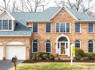8210 Madrillon Estates Dr, Vienna, VA 22182