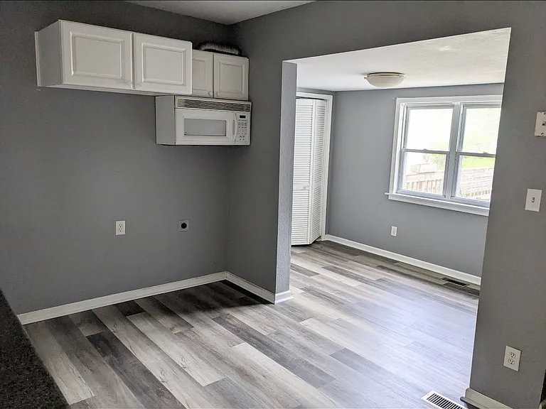 208-210 Cherry St #208 — Photo 8