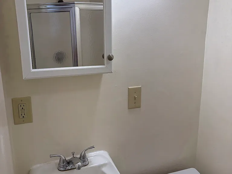 27 Fairlawn Ave #3F — Photo 14