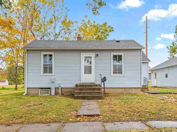 406 W 5th St, Tipton, IA 52772