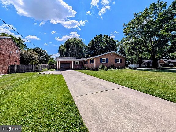 2nd image of 916 Murray Ave