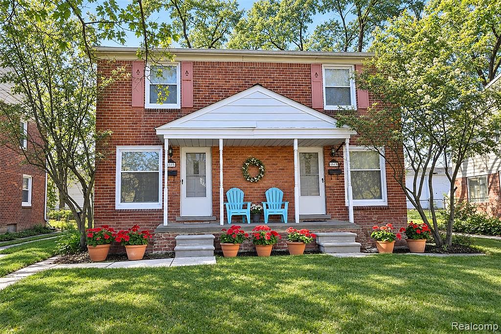 1515 W Farnum Ave, Royal Oak, MI 48067