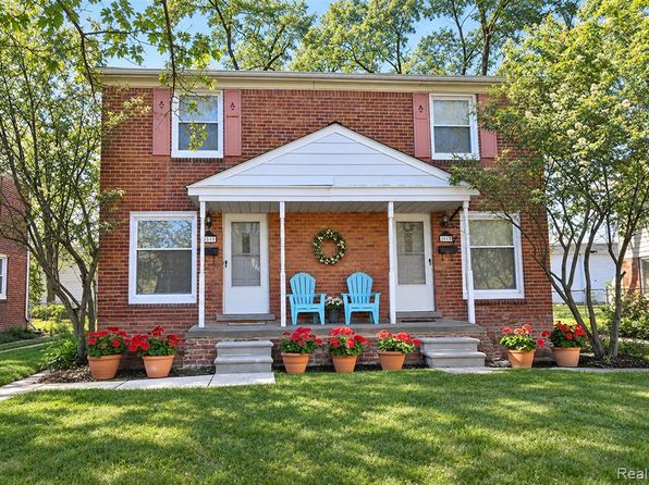 1515 W Farnum Ave