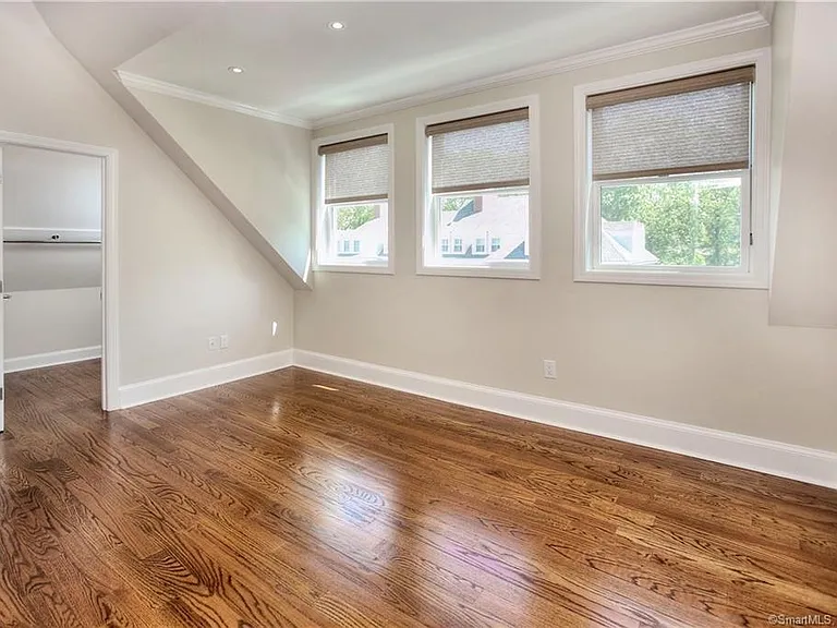450 Center St #15 — Photo 23