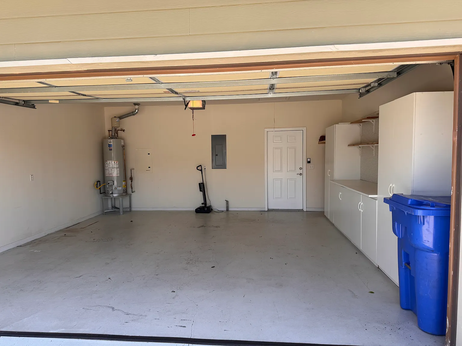 2 bed, 1640 sqft, $2,700 — Photo 3