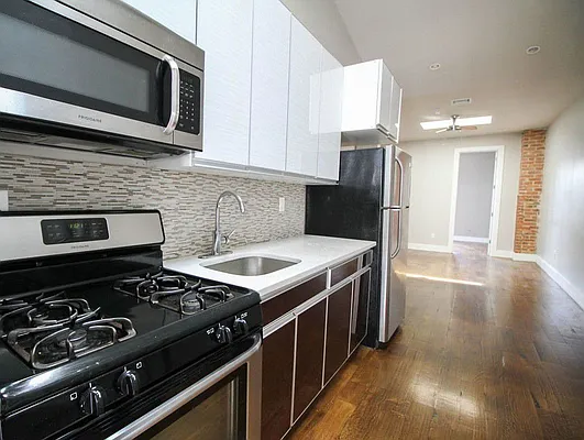 Rented by Arvik Group Real Estate | media 3