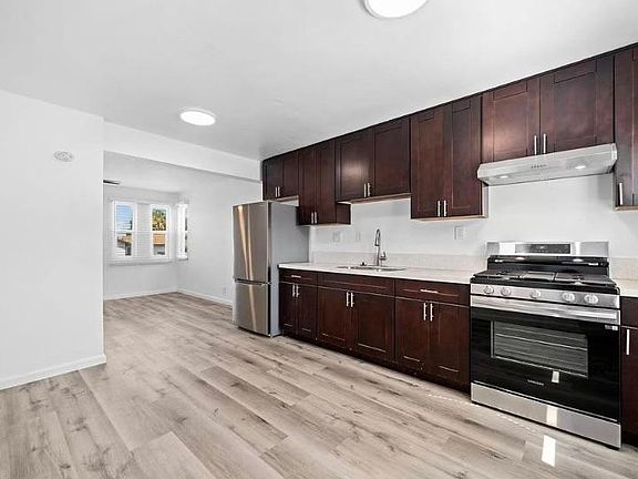 3rd image of 2136 Drescher St
