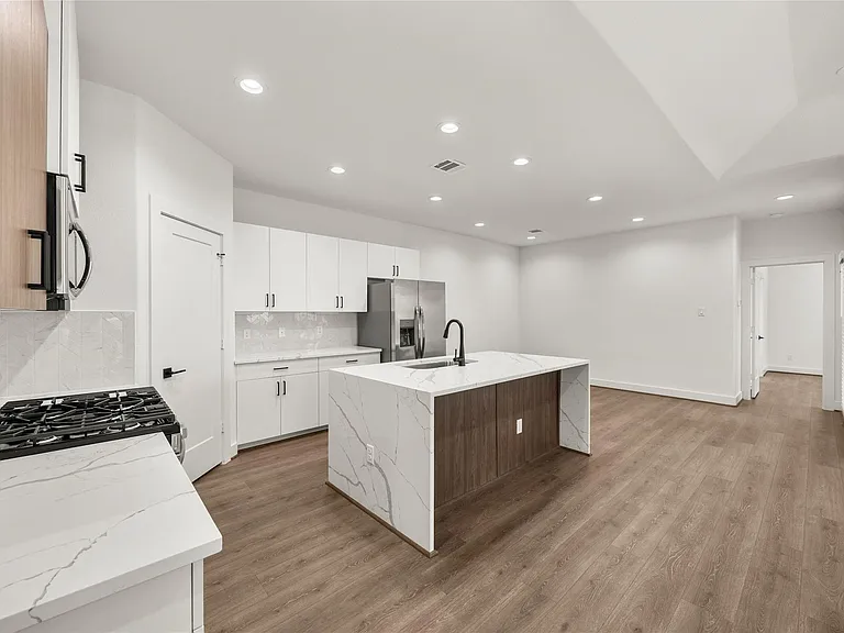 2710 Bronze Vista Dr — Photo 6