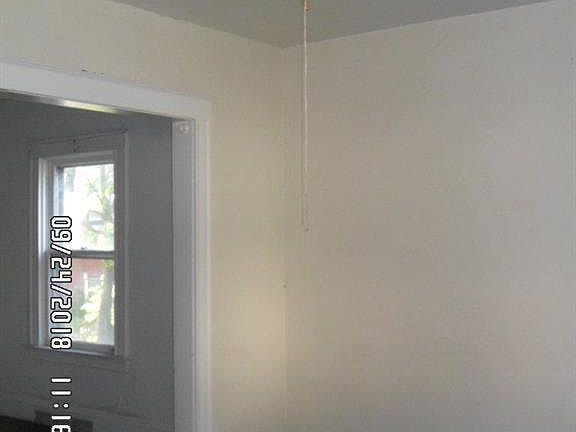 3rd image of 435 18th St