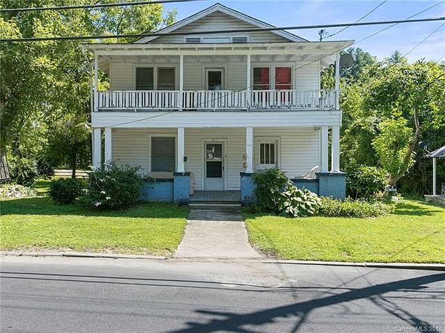 1st image of 416 1st Ave W