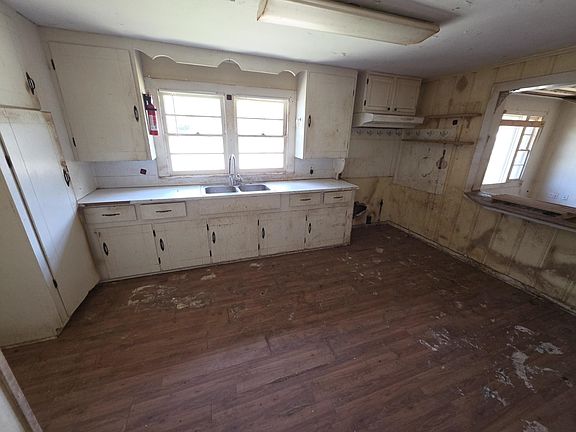 2nd image of 1308 Craft St