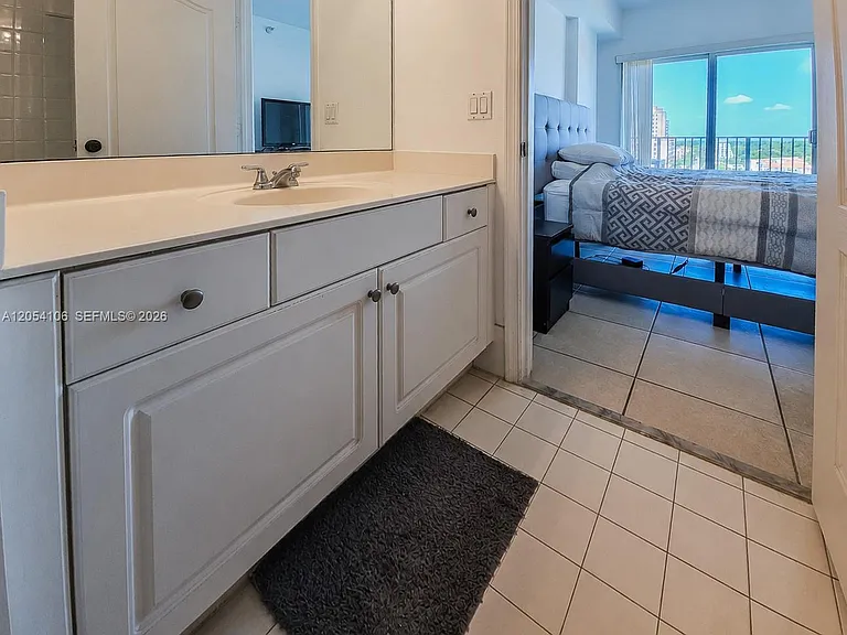 1627 SW 37th Ave #802 — Photo 21