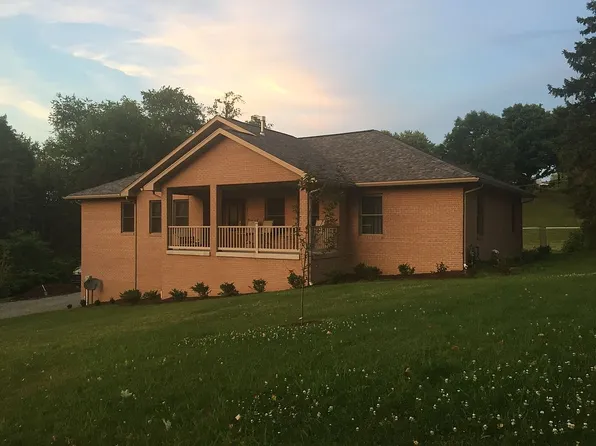 125 Delaware Ave, Vandergrift, PA 15690