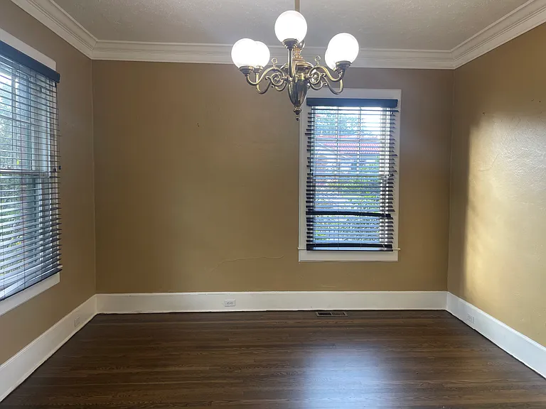 1124 N Spring St — Photo 59