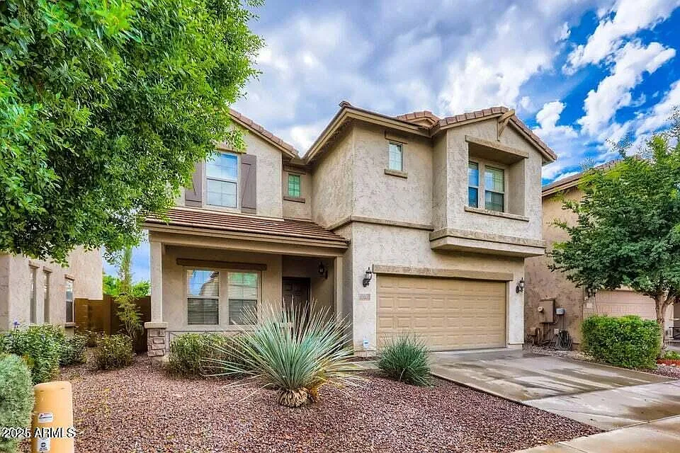 3 bed, 2.5 bath, 1909 sqft, $2,099 — Photo 2