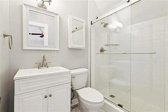 2222 Carondelet St #D — Photo 15