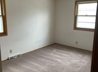 8219 W Tripoli Ave, Milwaukee, WI 53220