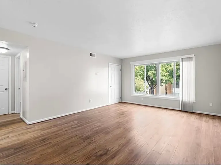 30 Pacific Dr #1 — Photo 6