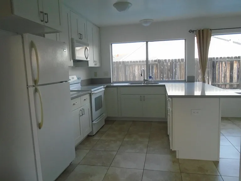 6321 Benhurst Ct — Photo 7