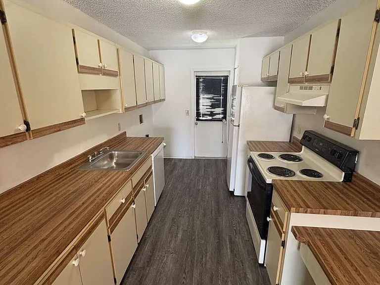 710 W Rosewood Ln — Photo 6