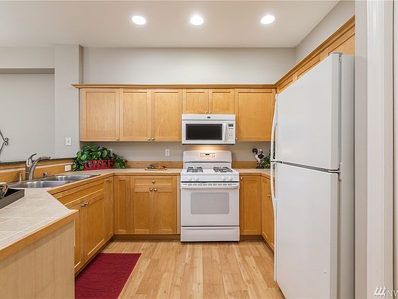 5th image of 9205 122nd Ct NE #A001