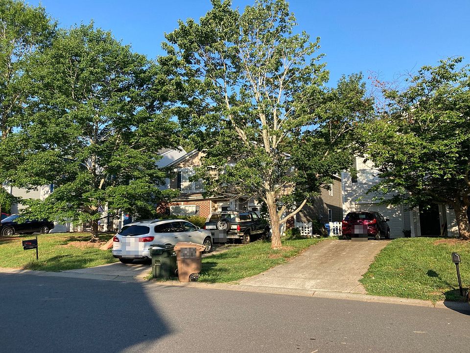 2nd image of 1913 Dunsmore Ln