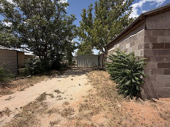 4th image of 707 SW 4th St