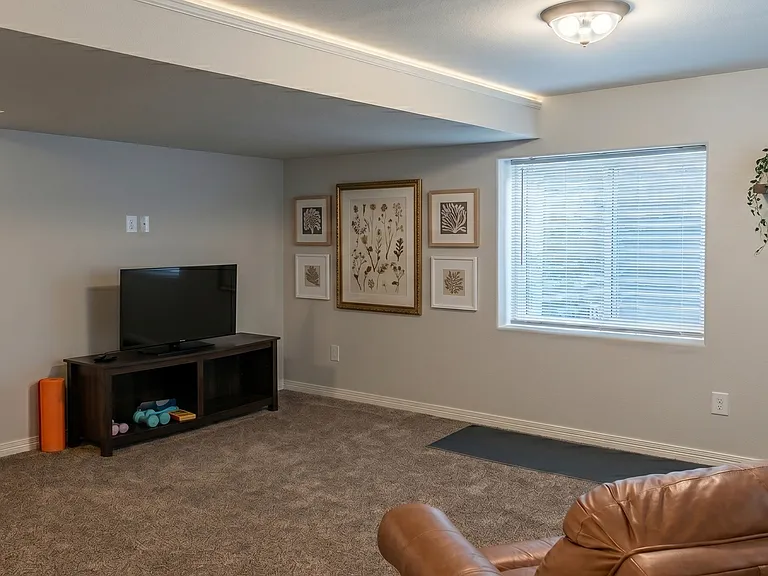 9774 Vistas Park Dr — Photo 20